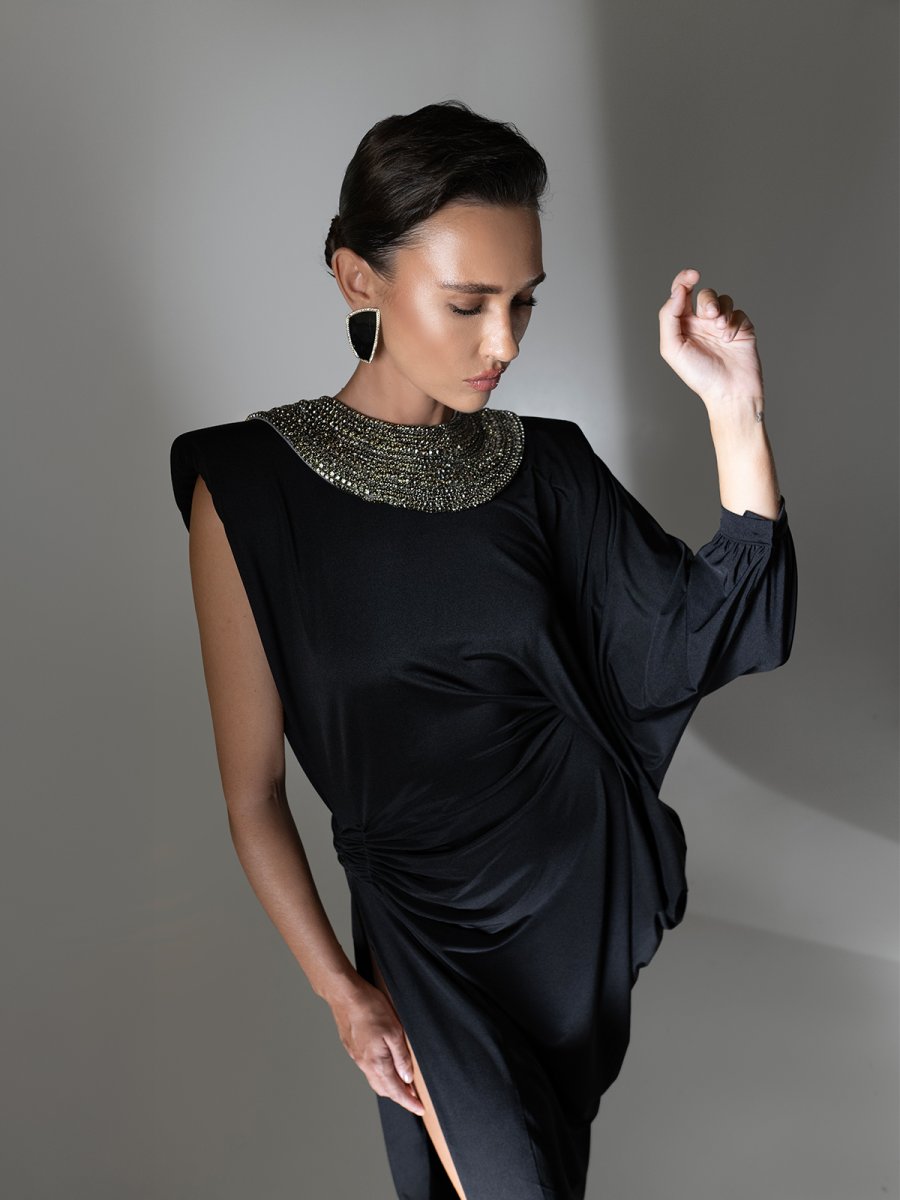 EMBELLISHED COLLAR